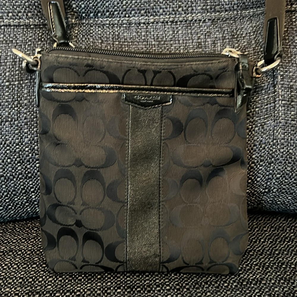 COACH crossbody, black w/silver hardware. USED, good condition.